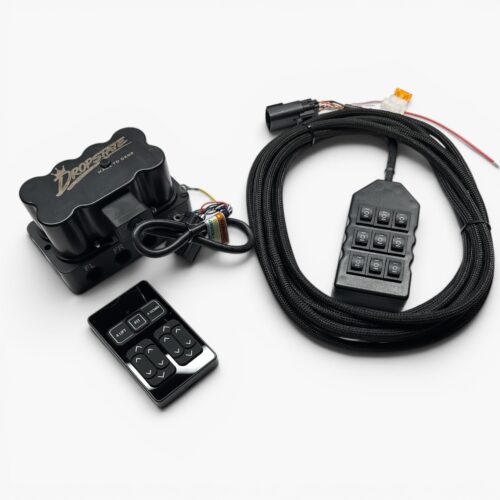 Dropstate 4-vägs ventilblock, luftfjädring ventilblock, air suspension valve block, 4-way valve block air ride, trådlös dosa luftfjädring, air ride wireless controller, Dropstate air suspension system, ventilblock luftfjädring kit, air suspension control system 4 way, air ride valve manifold, luftfjädring styrsystem trådlöst, air suspension wireless remote control, ventilblock med fjärrkontroll, air ride management system, Dropstate ventilblock 4-vägs, styrsystem , böttad